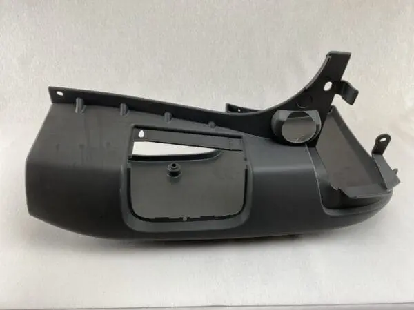 Original Renault Kofangerhjørne venstre bag 8200201458