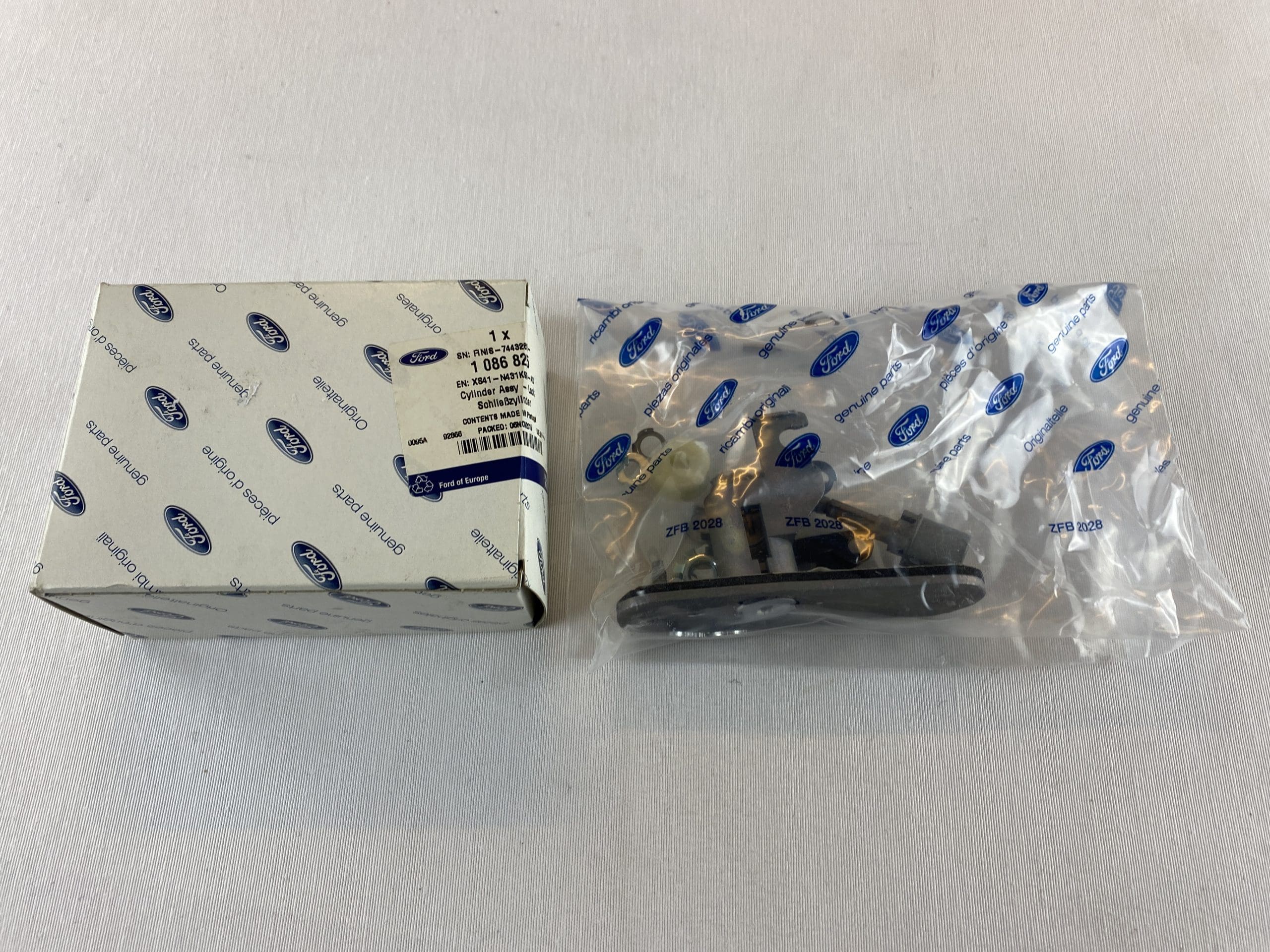 Original Ford LÅSECYLINDER 1086825