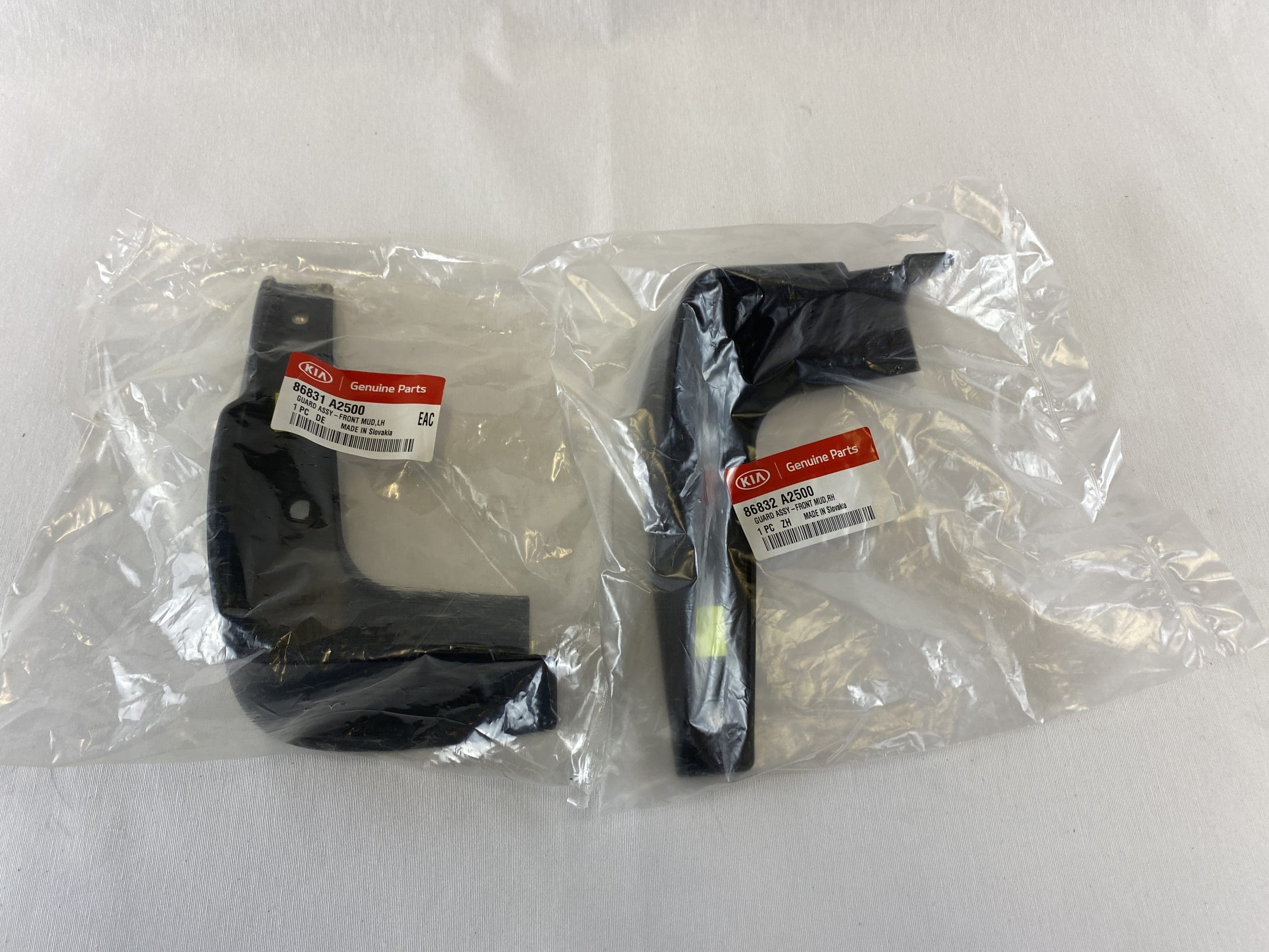 Original KIA Stænkklapsæt A2460ADE13GT